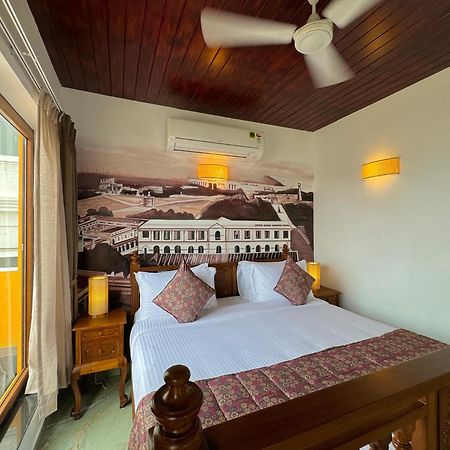 La Plage Seaview Suites Pondicherry Exterior photo