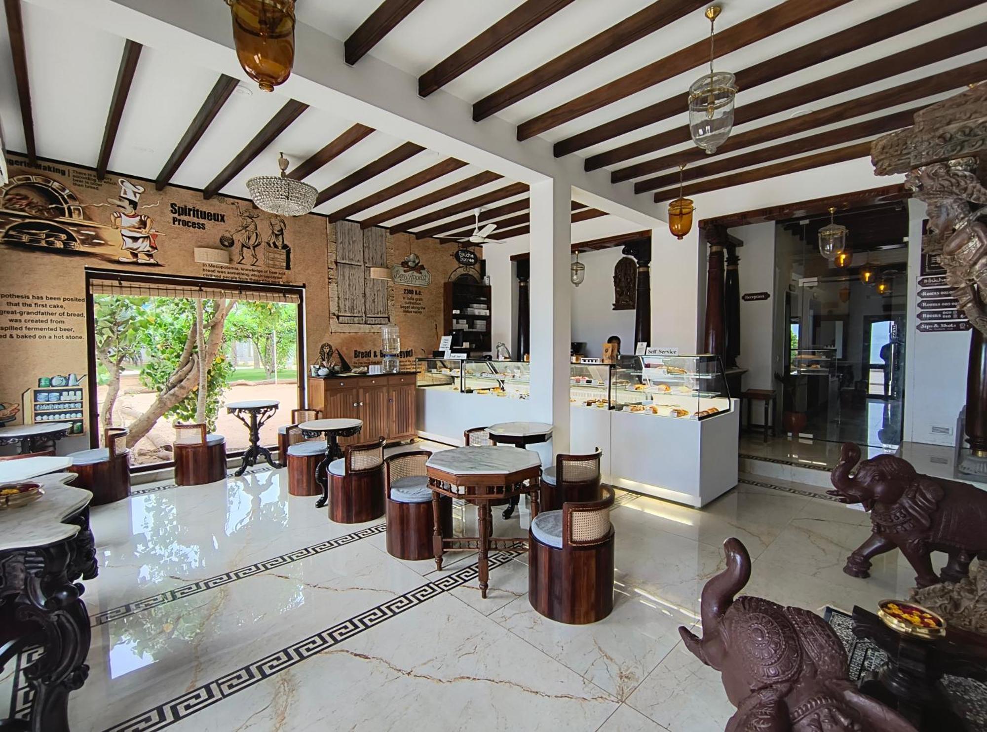 La Plage Seaview Suites Pondicherry Exterior photo
