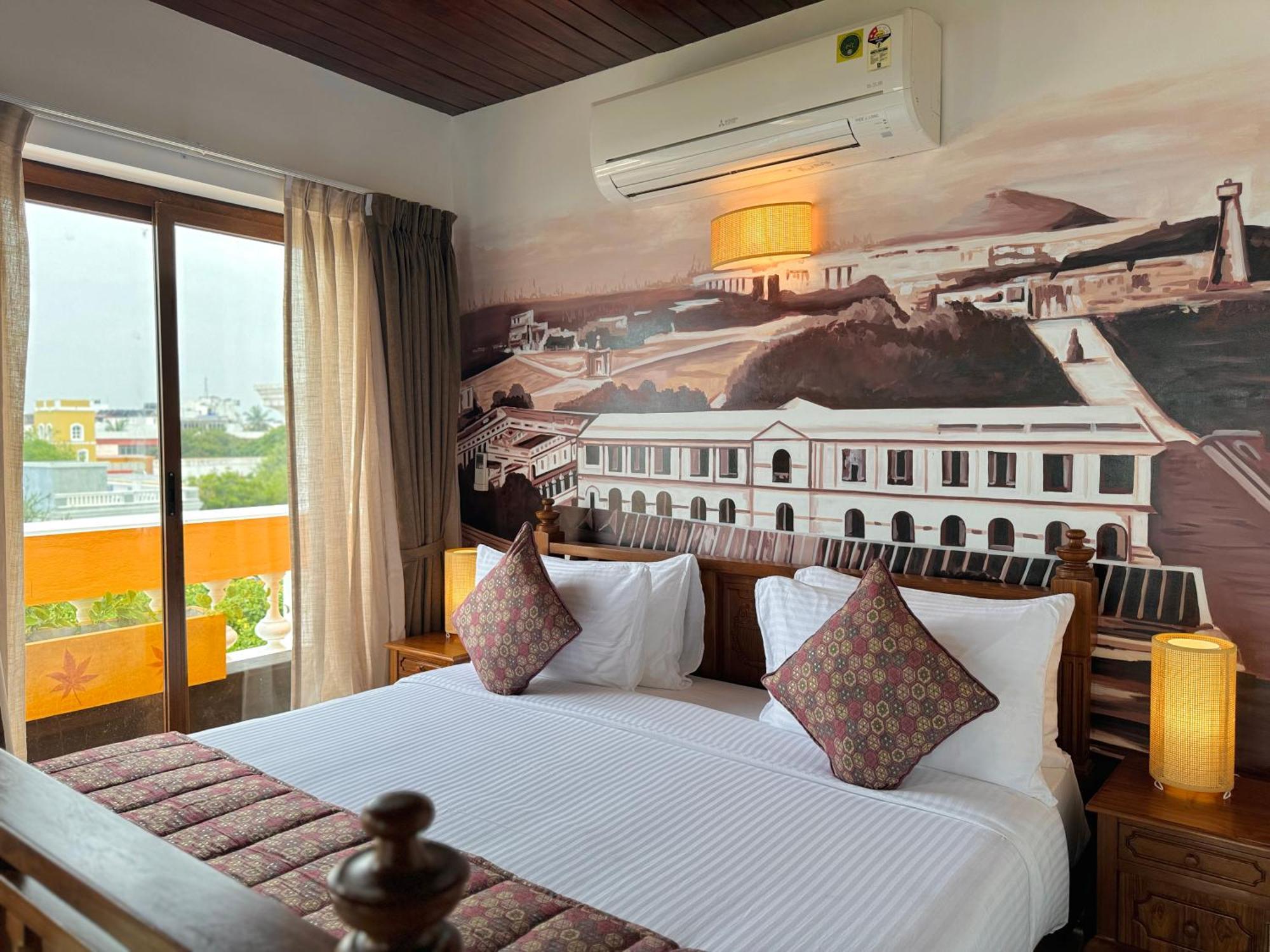 La Plage Seaview Suites Pondicherry Exterior photo