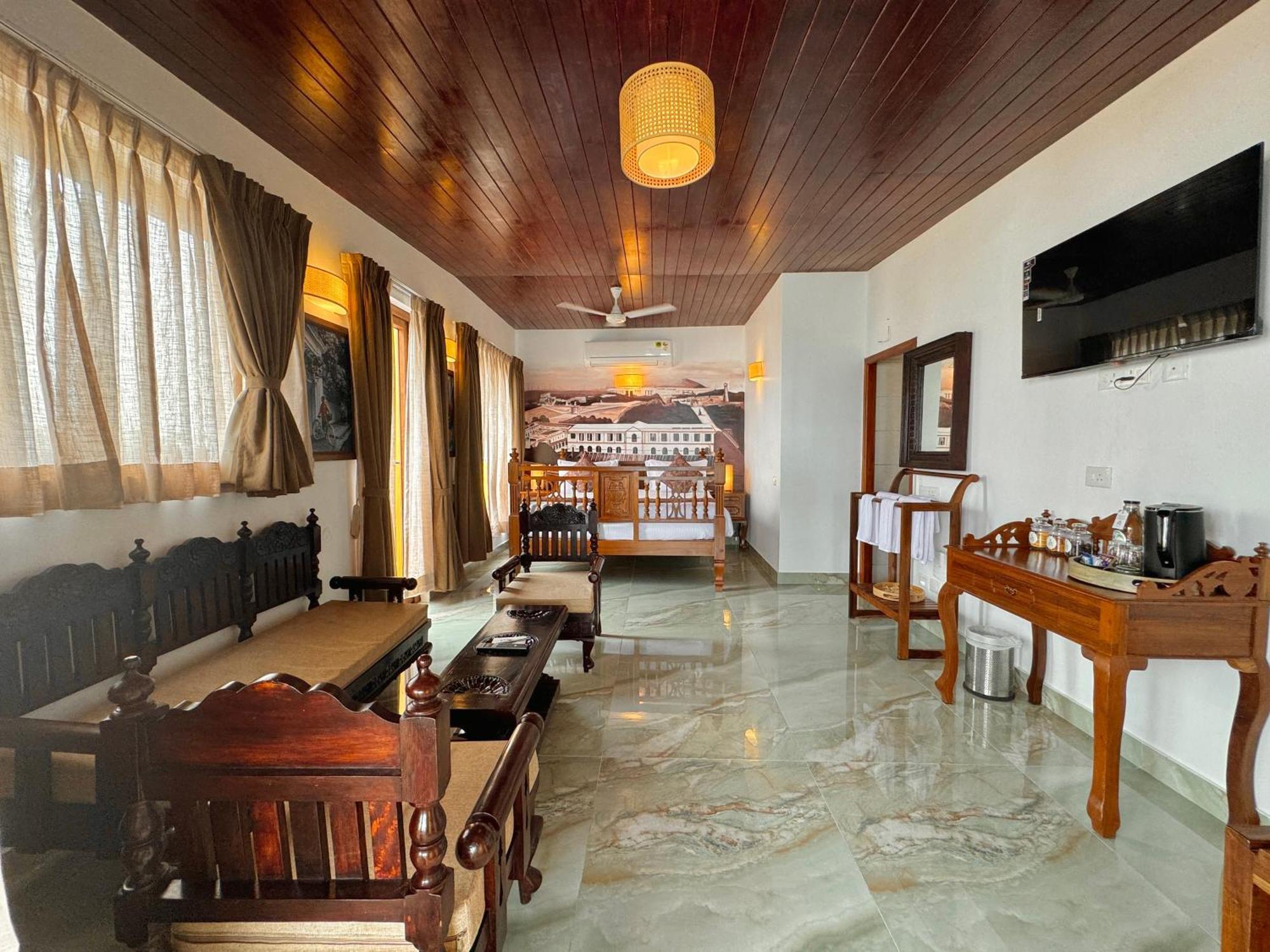 La Plage Seaview Suites Pondicherry Exterior photo