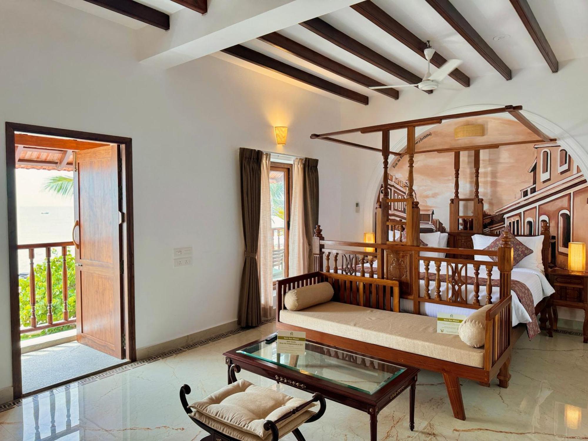 La Plage Seaview Suites Pondicherry Exterior photo