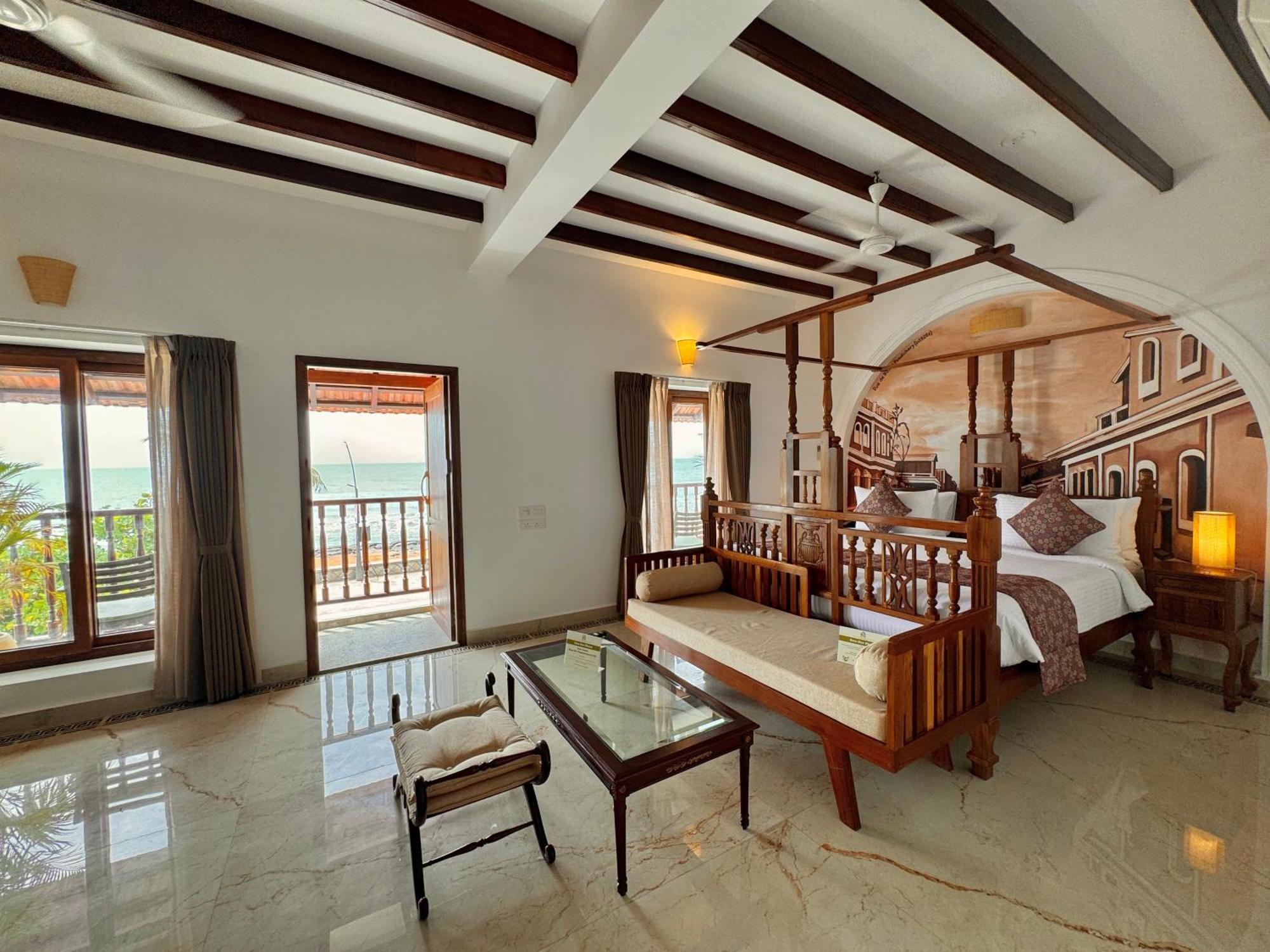 La Plage Seaview Suites Pondicherry Exterior photo
