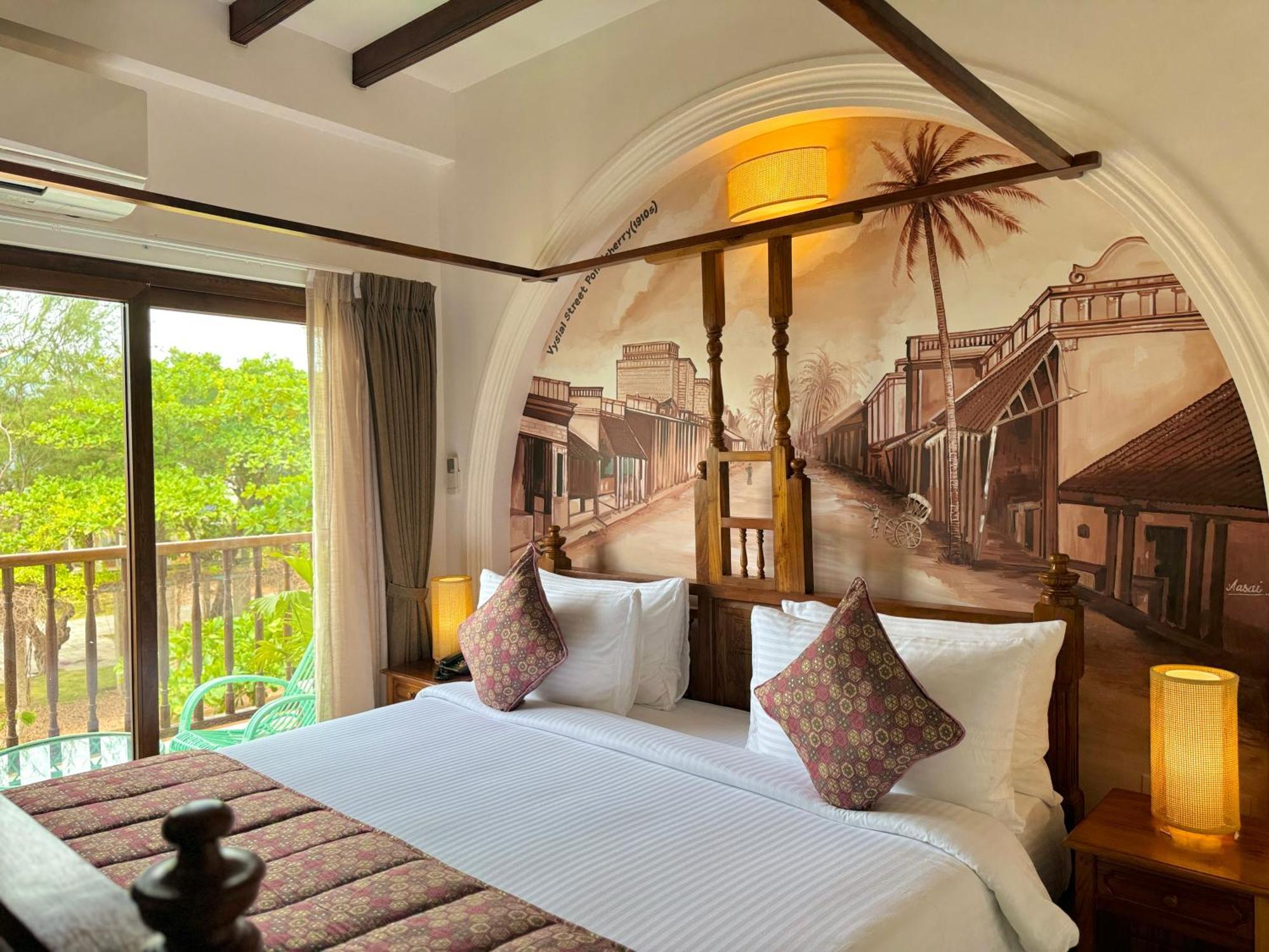 La Plage Seaview Suites Pondicherry Exterior photo