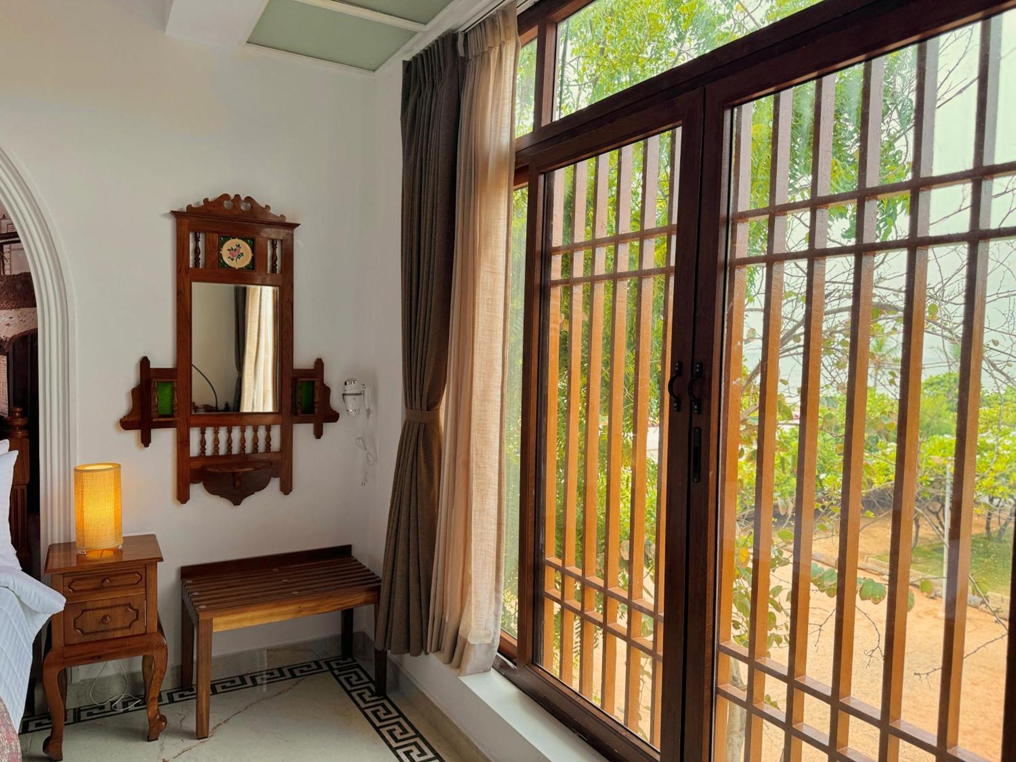 La Plage Seaview Suites Pondicherry Exterior photo