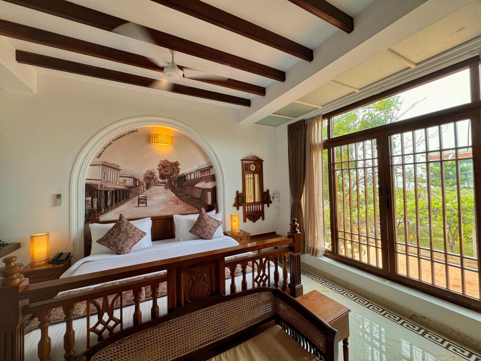 La Plage Seaview Suites Pondicherry Exterior photo