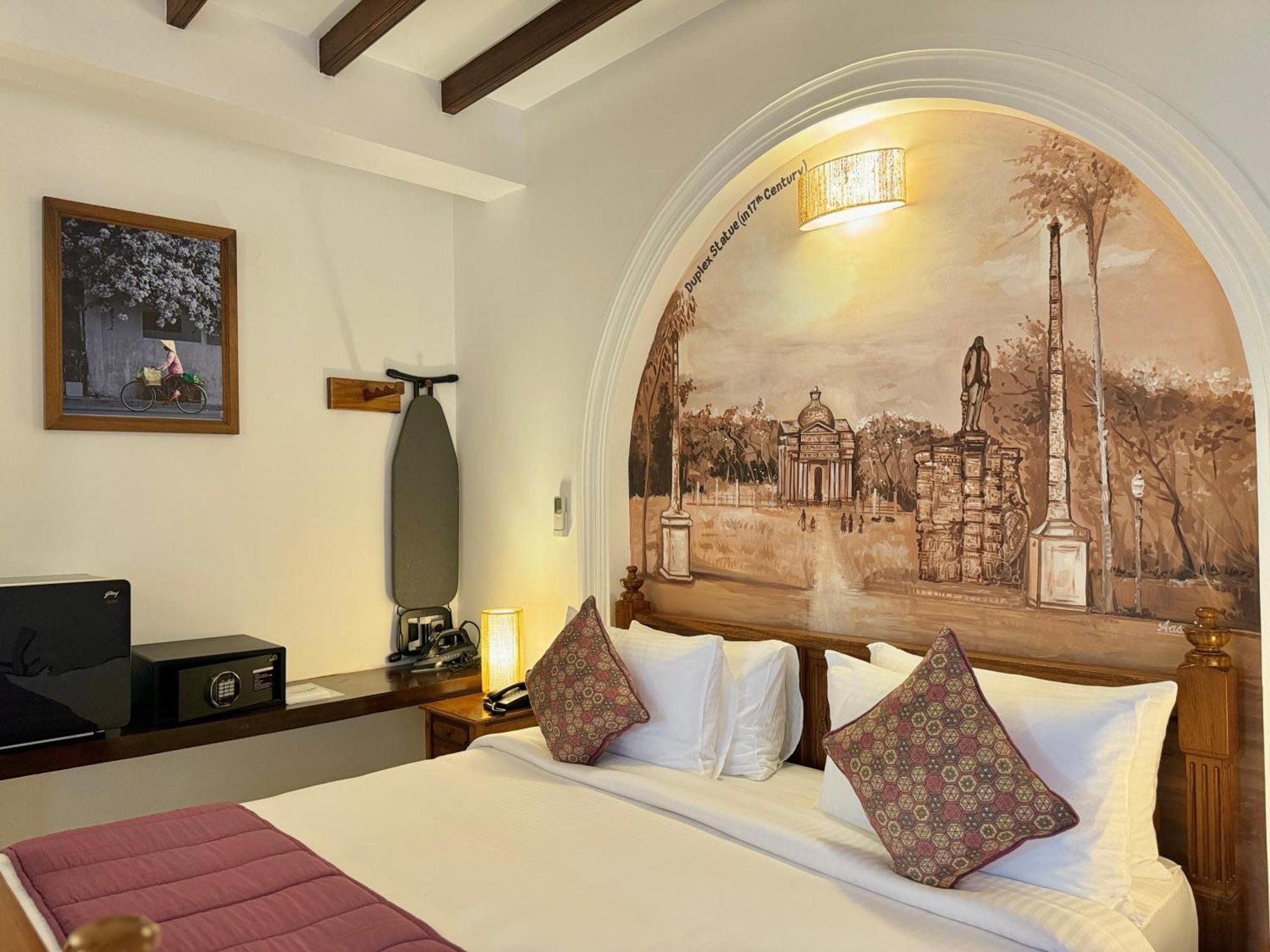 La Plage Seaview Suites Pondicherry Exterior photo